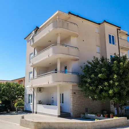 Neva Apartament *